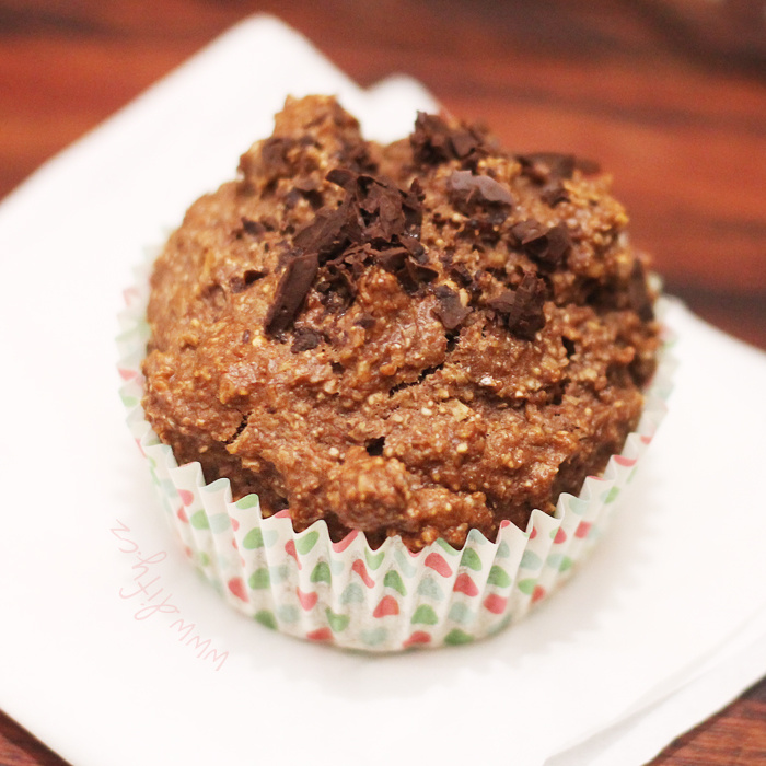 Celozrnný muffin s banánem a kakaem
