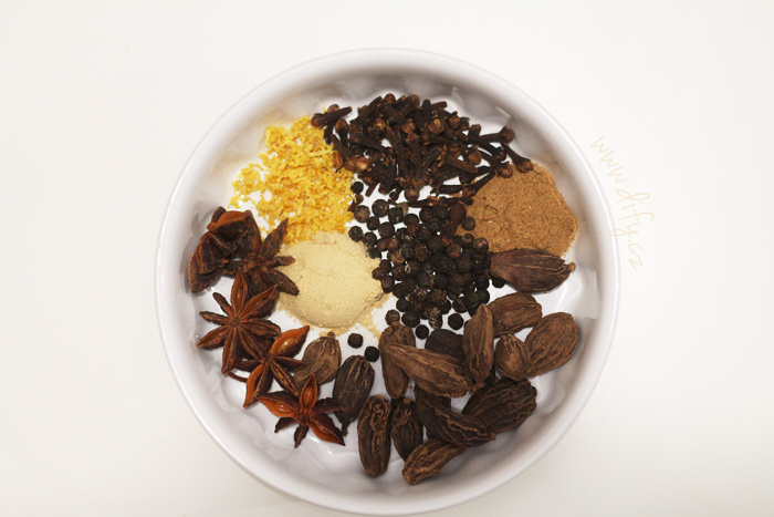 Indická směs koření masala chai