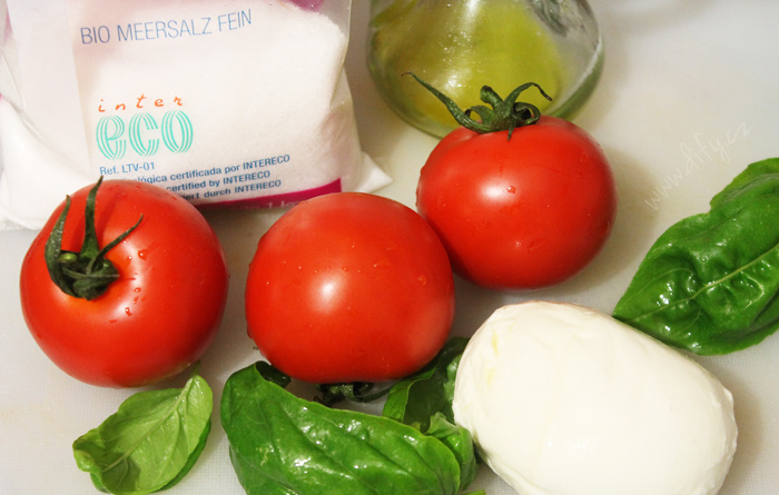 Recept na italský salát caprese