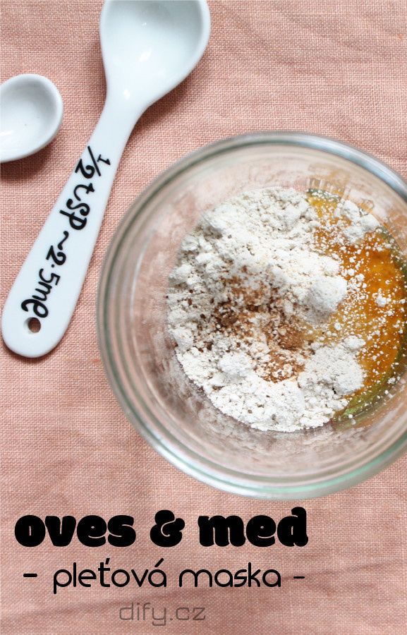 Recept na jednoduchou domácí pleťovou masku z ovsa a medu (DIY kosmetika)